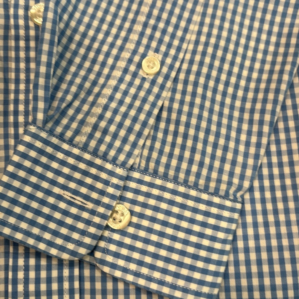 Vineyard Vines Button Down - Picture 8 of 8